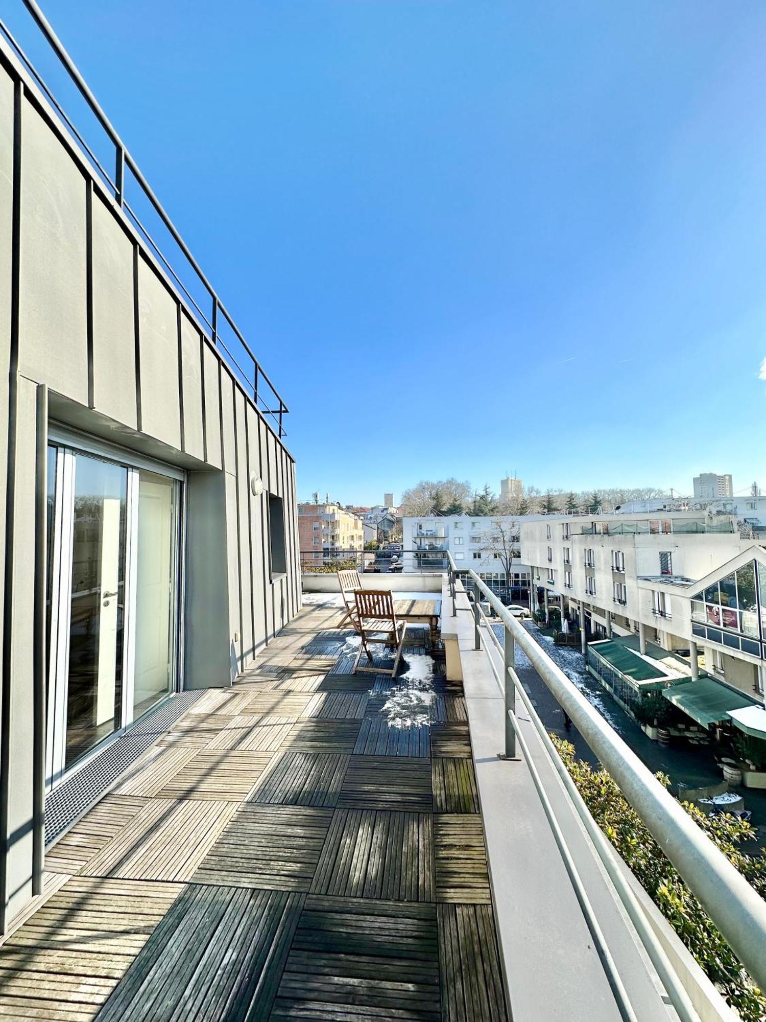 Magnificent Paris 401 With View *