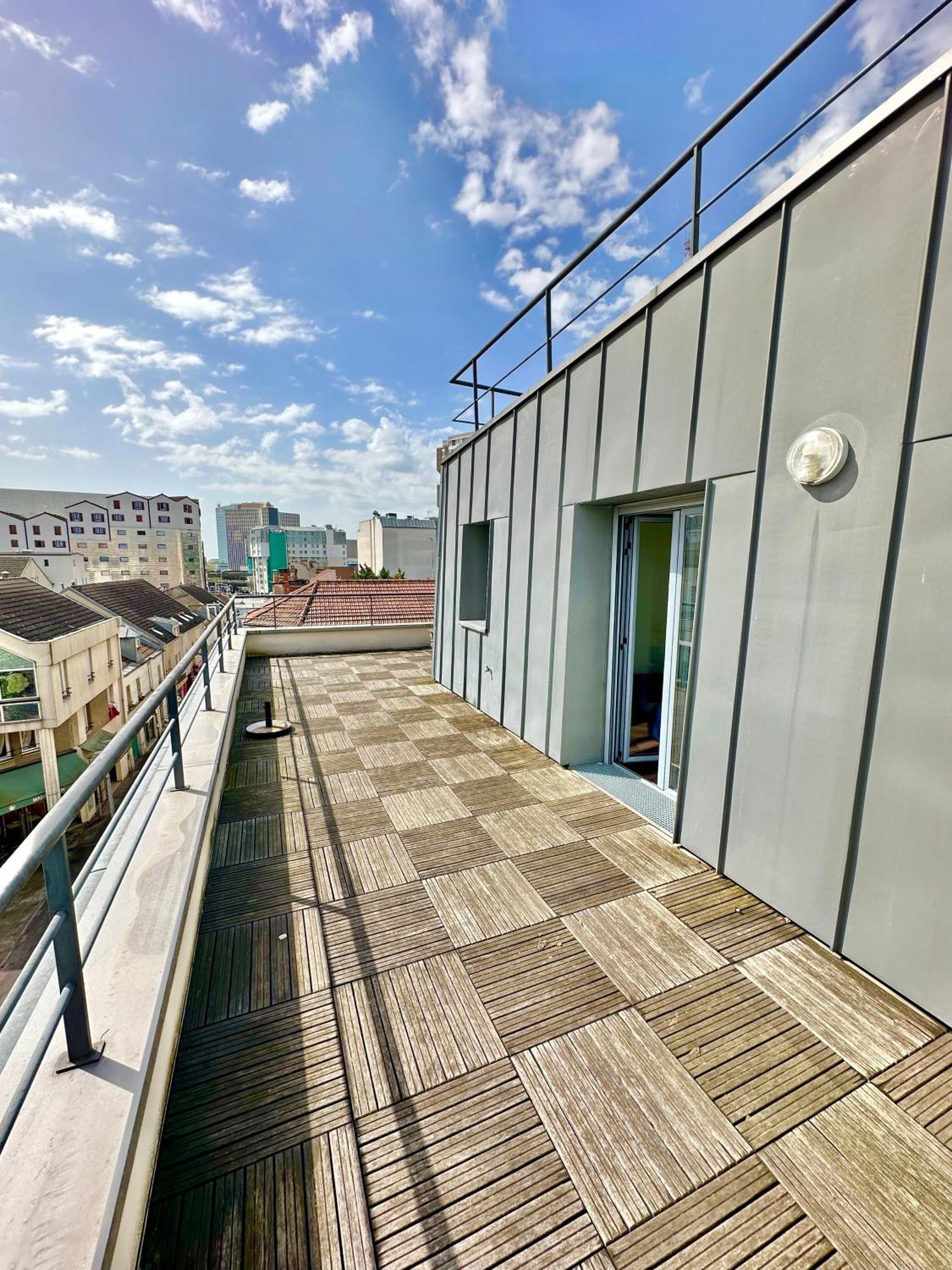 Magnificent Paris 401 With View Bagnolet